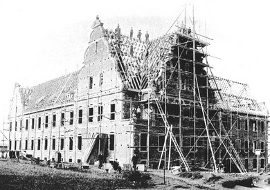 Das Bild zeigt den Bau des Amtsgericht Mayen