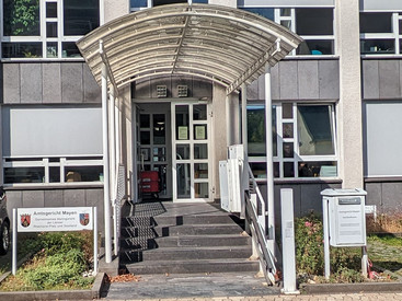 Bild zeigt den Eingang des Amtsgericht